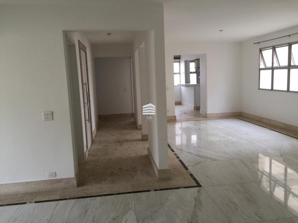 Apartamento com 3 Dormitórios - 2 vagas - 199m   - andar alto ...