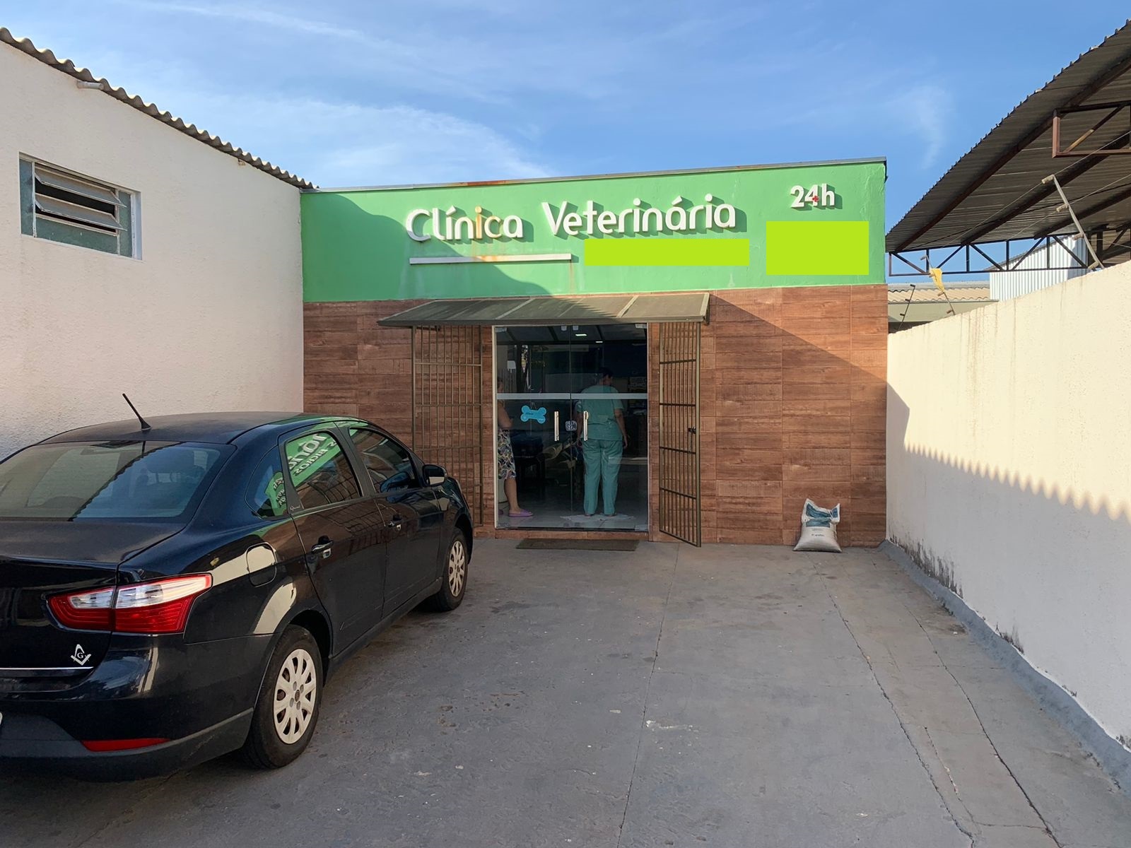 Galpão / Depósito / Armazém  à venda, 230m² — foto 1 de 43