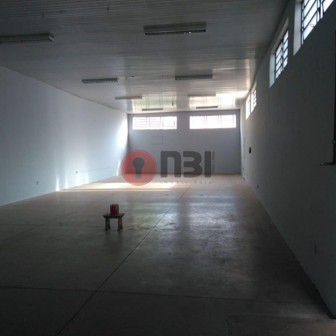 Galpão / Depósito / Armazém  para aluguel, 230m² — foto 3 de 13