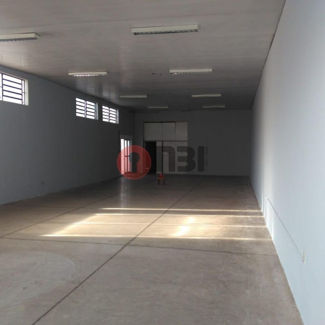 Galpão / Depósito / Armazém  para aluguel, 230m² — foto 4 de 13