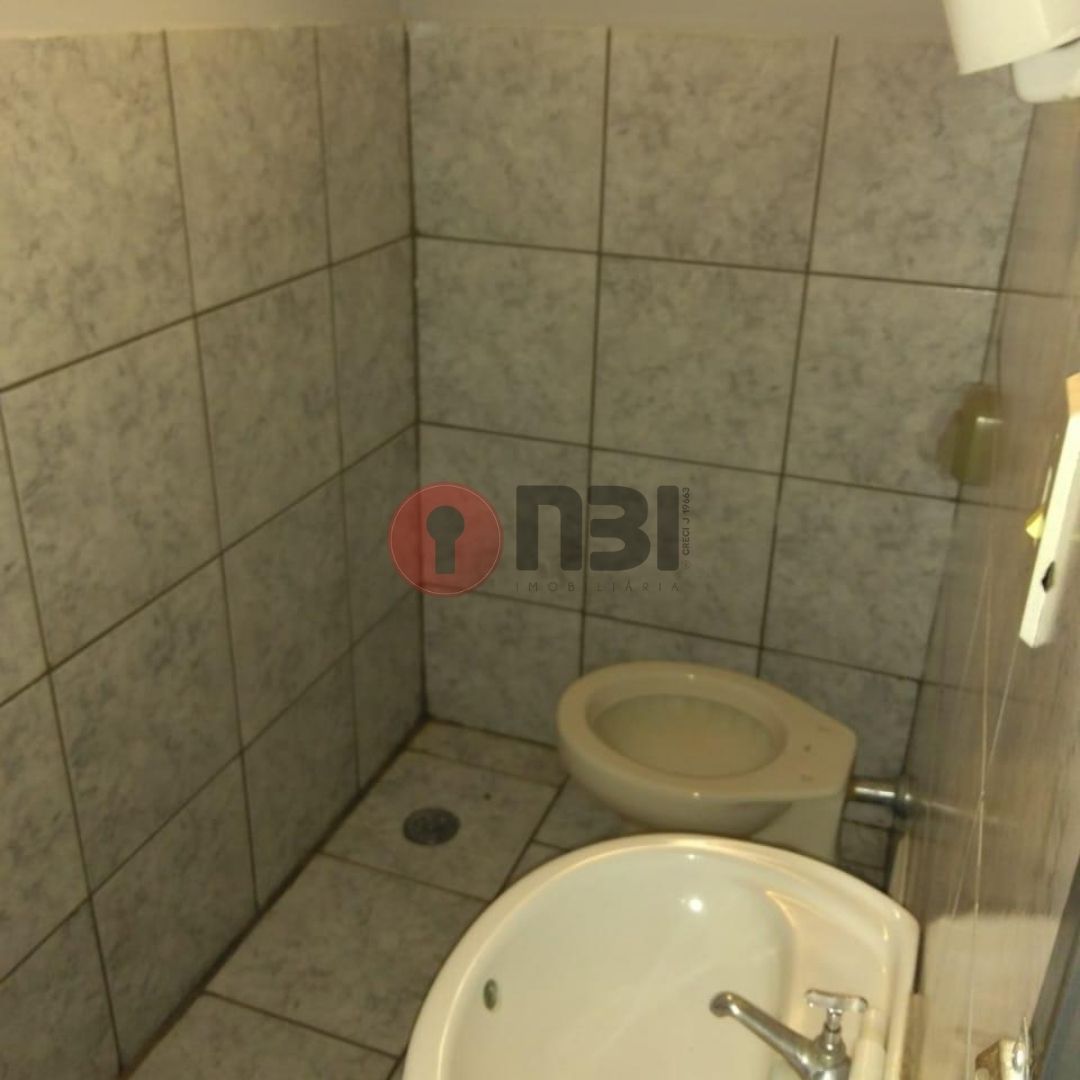 Galpão / Depósito / Armazém  para aluguel, 230m² — foto 8 de 13