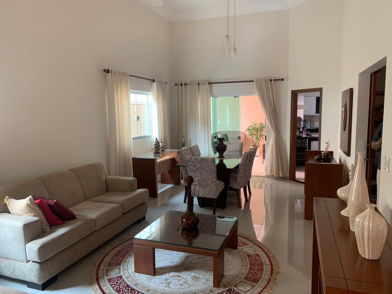 Casa com 3 quartos à venda, 190m² — foto 3 de 28