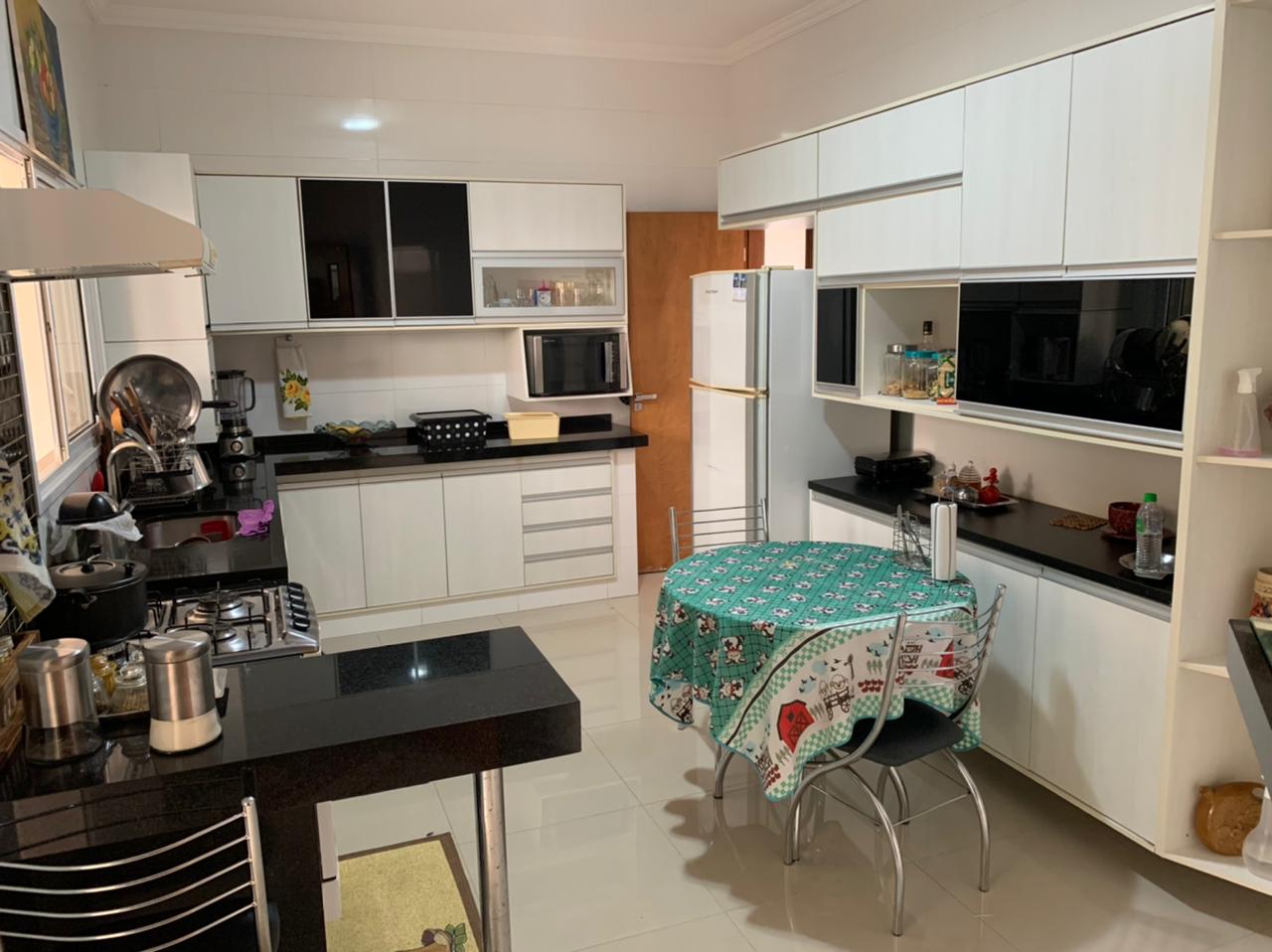 Casa com 3 quartos à venda, 190m² — foto 15 de 28