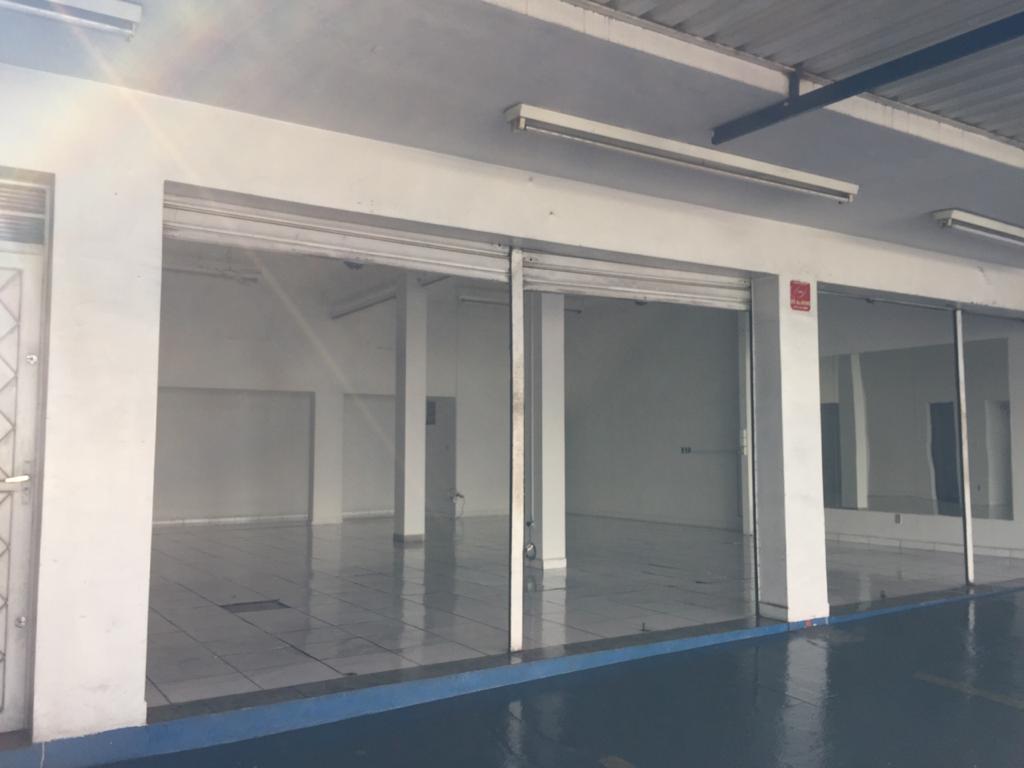 Galpão / Depósito / Armazém  para aluguel, 220m² — foto 3 de 20