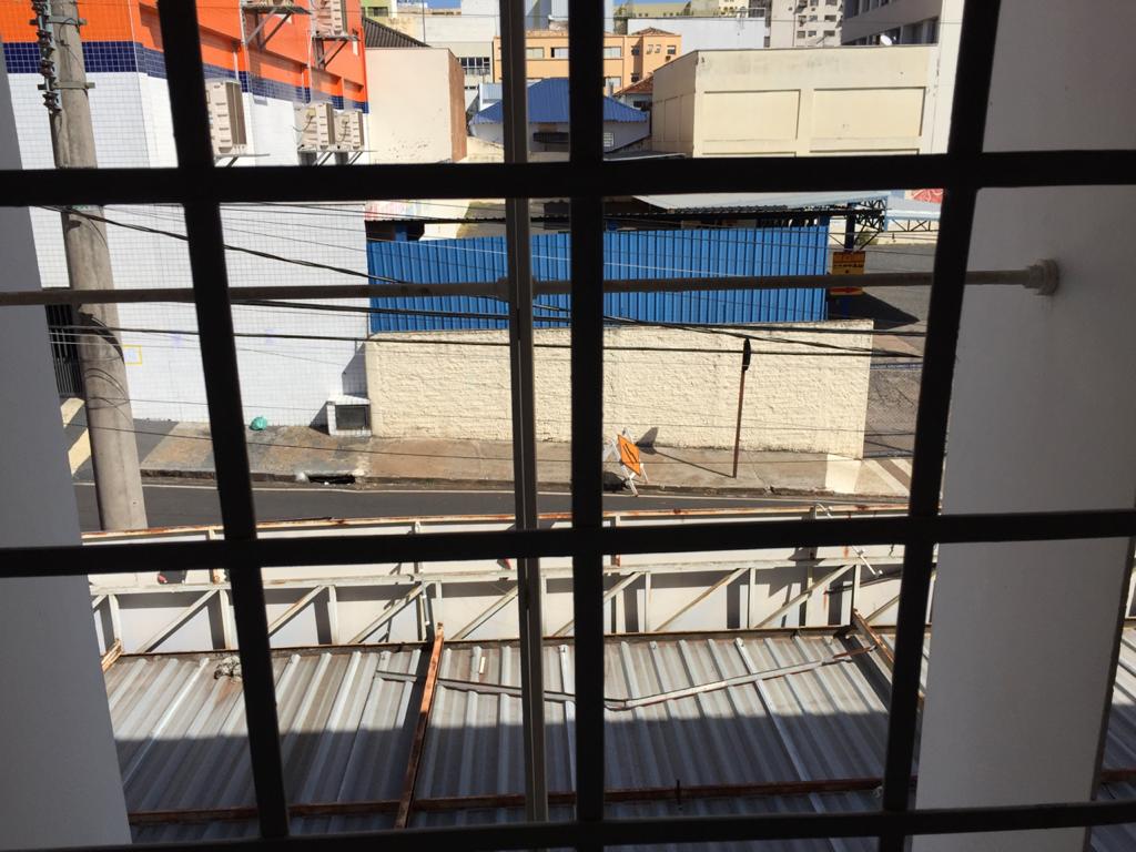 Galpão / Depósito / Armazém  para aluguel, 220m² — foto 17 de 20