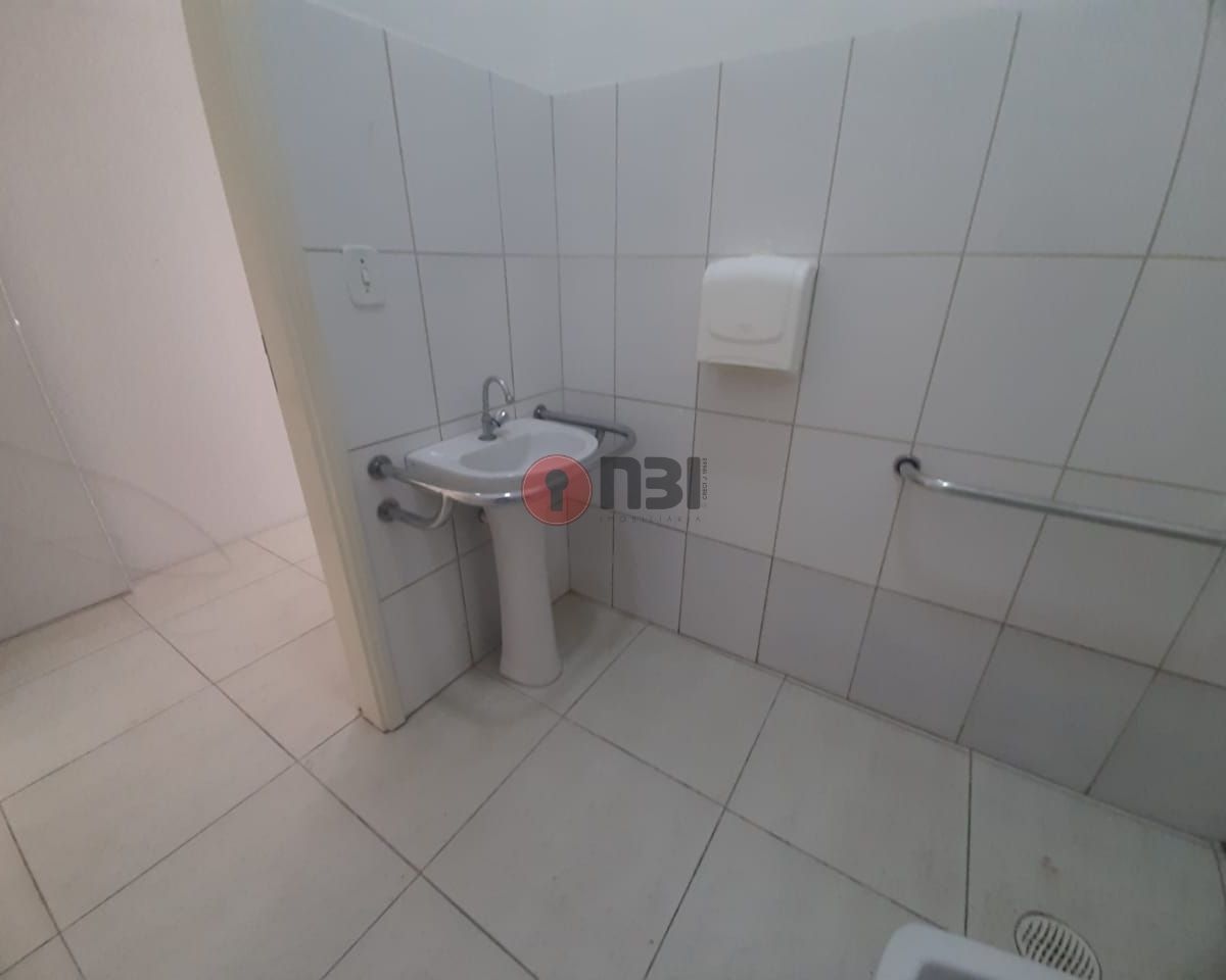 Galpão / Depósito / Armazém  para aluguel, 190m² — foto 7 de 10