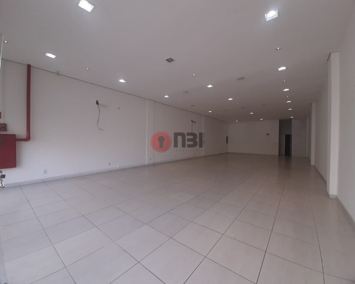 Galpão / Depósito / Armazém  para aluguel, 190m² — foto 3 de 10