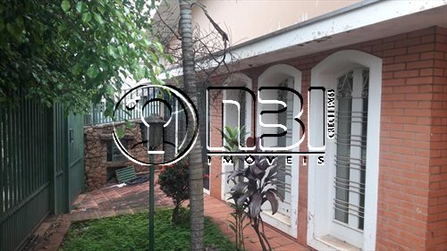 Casa com 3 quartos à venda, 200m² — foto 1 de 9