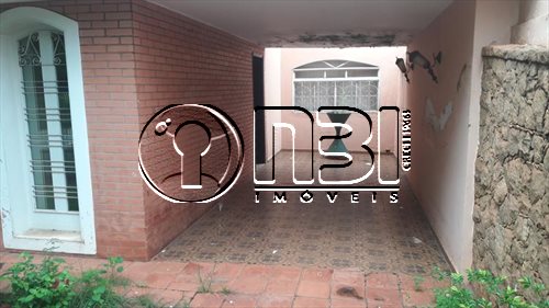 Casa com 3 quartos à venda, 200m² — foto 2 de 9