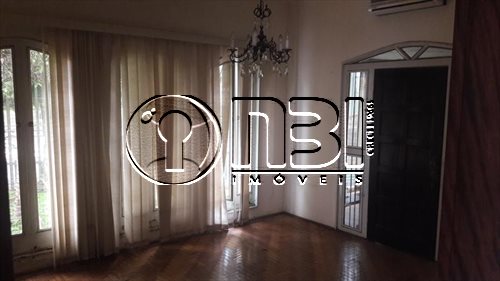 Casa com 3 quartos à venda, 200m² — foto 3 de 9