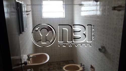 Casa com 3 quartos à venda, 200m² — foto 7 de 9