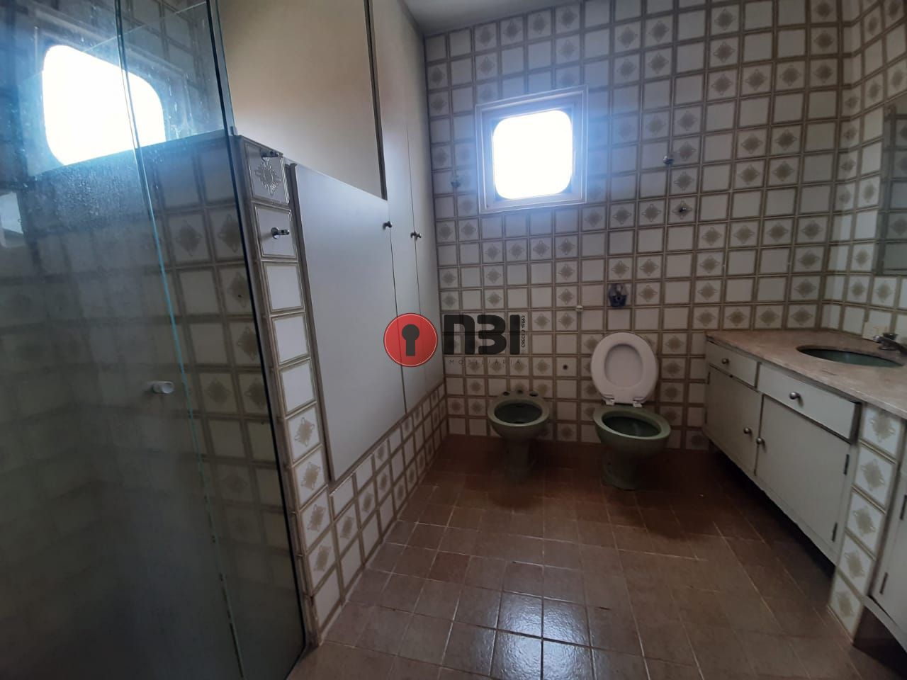 Casa com 4 quartos para aluguel, 253m² — foto 28 de 28