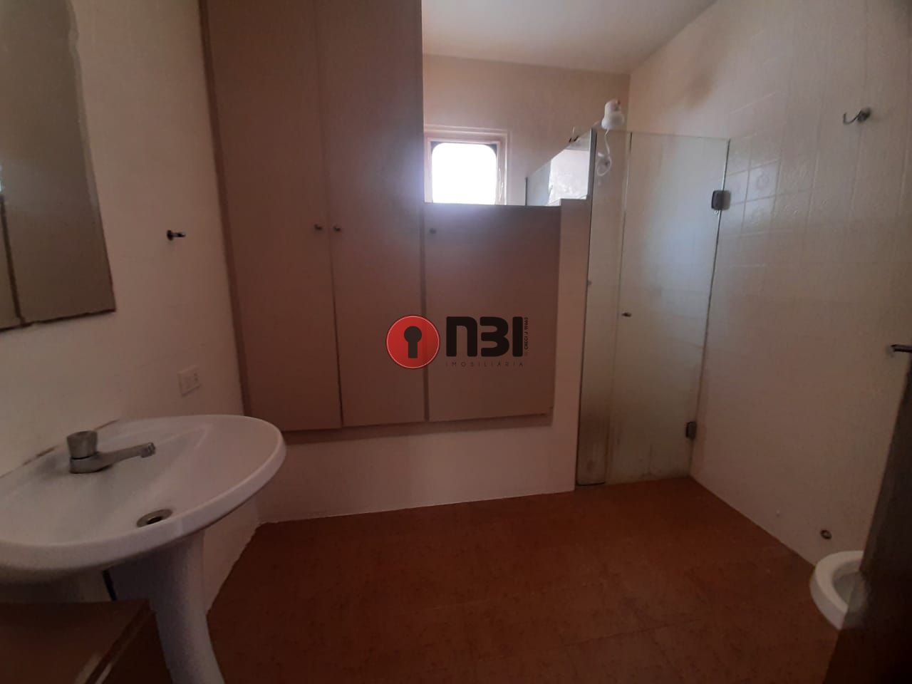 Casa com 4 quartos para aluguel, 253m² — foto 7 de 28