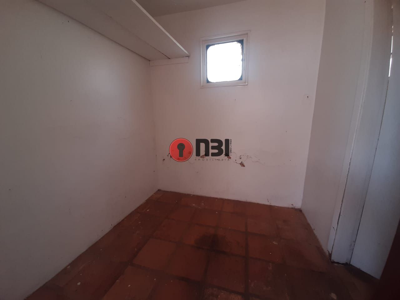 Casa com 4 quartos para aluguel, 253m² — foto 9 de 28