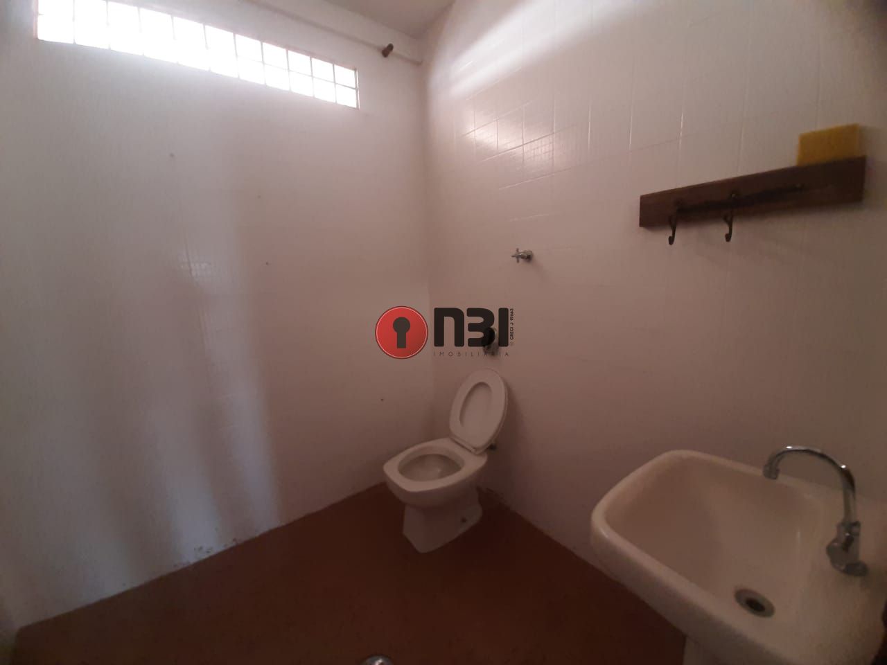 Casa com 4 quartos para aluguel, 253m² — foto 10 de 28