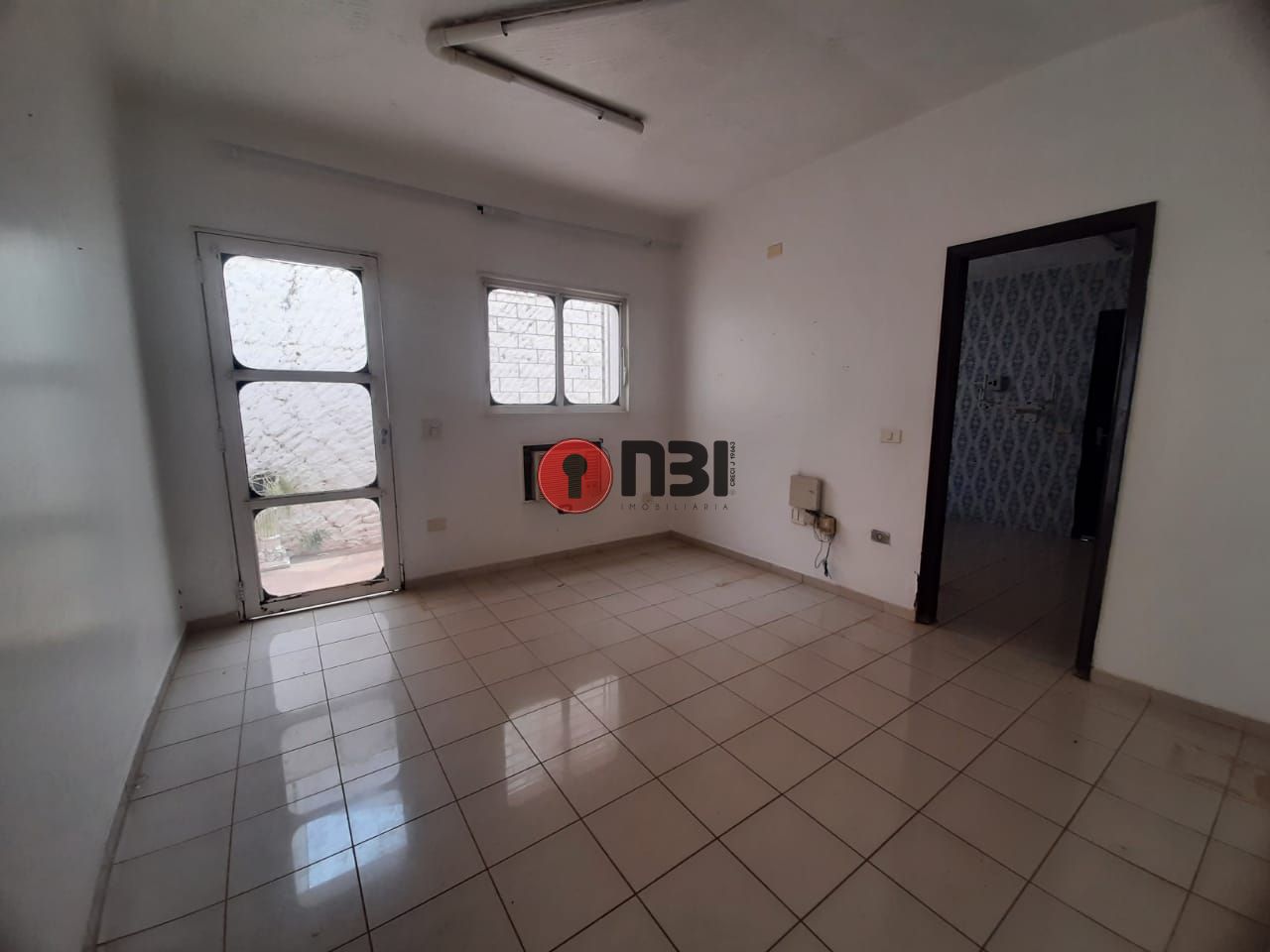 Casa com 4 quartos para aluguel, 253m² — foto 17 de 28