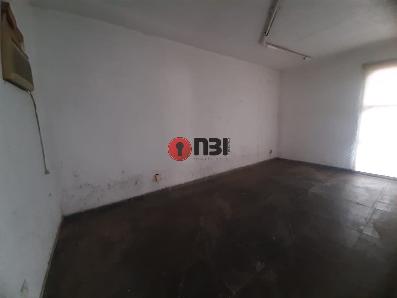 Casa com 4 quartos para aluguel, 253m² — foto 18 de 28