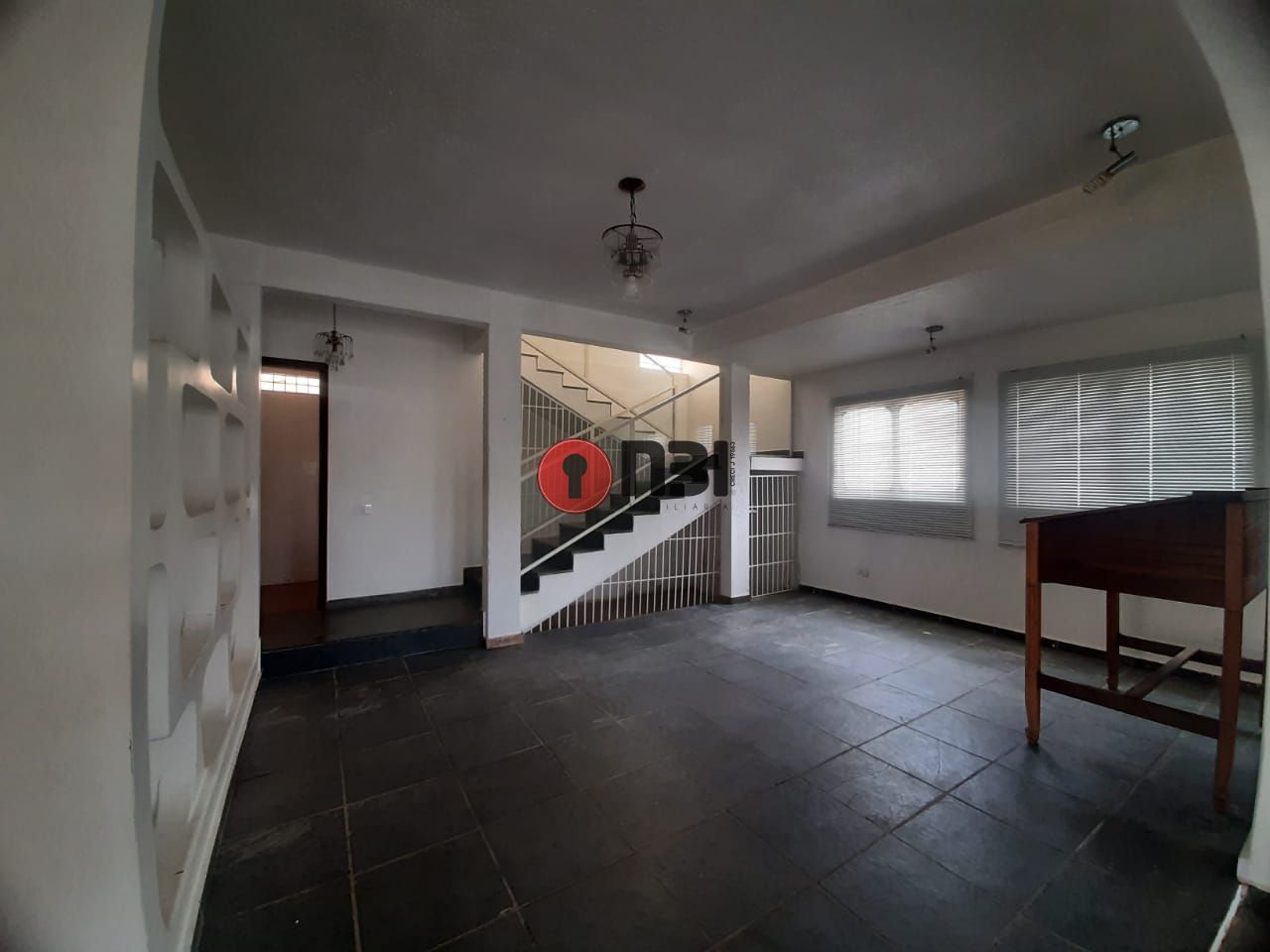 Casa com 4 quartos para aluguel, 253m² — foto 19 de 28
