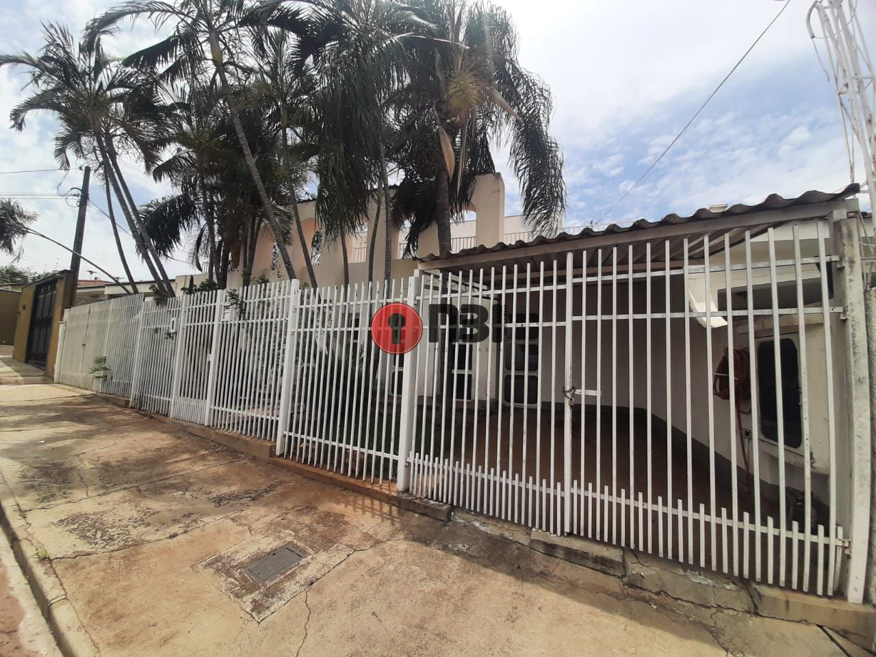 Casa com 4 quartos para aluguel, 253m² — foto 24 de 28