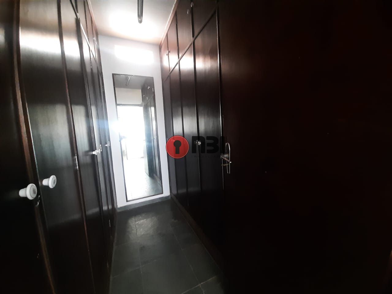 Casa com 4 quartos para aluguel, 253m² — foto 14 de 28