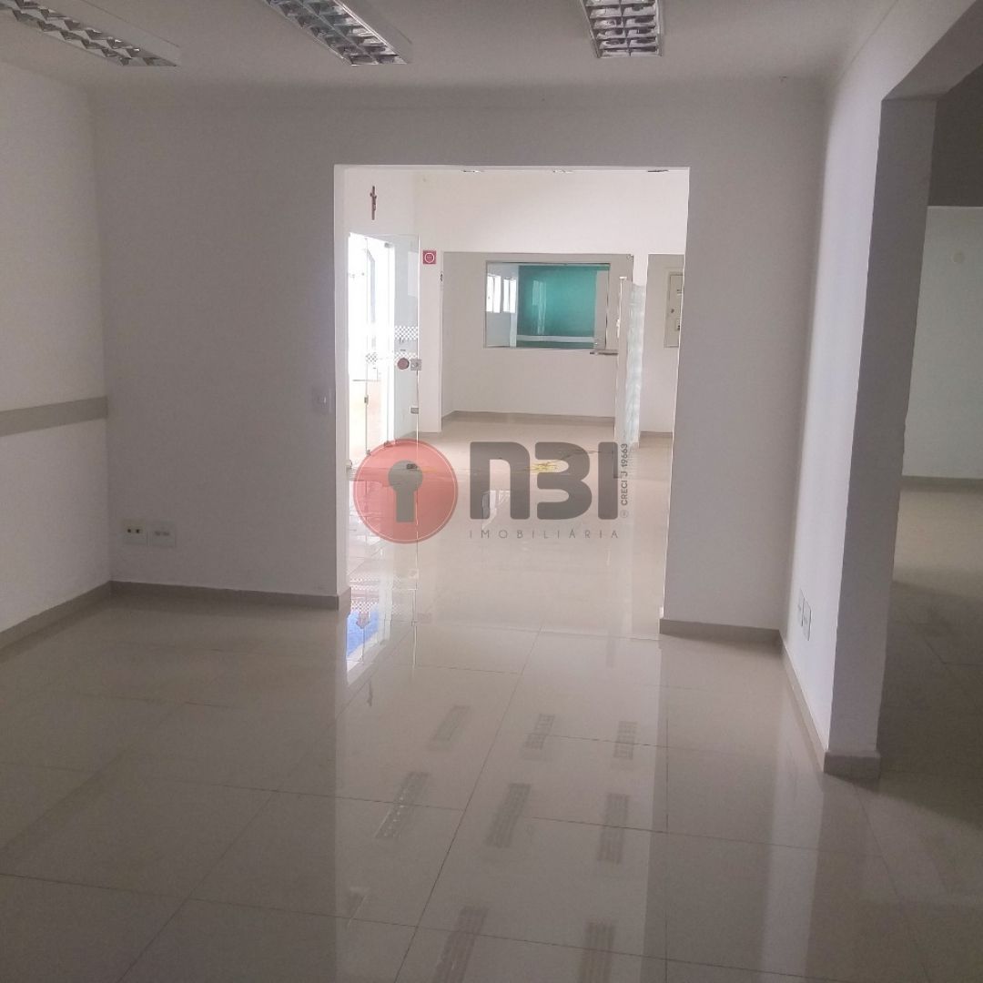 Galpão / Depósito / Armazém  para aluguel, 221m² — foto 18 de 24