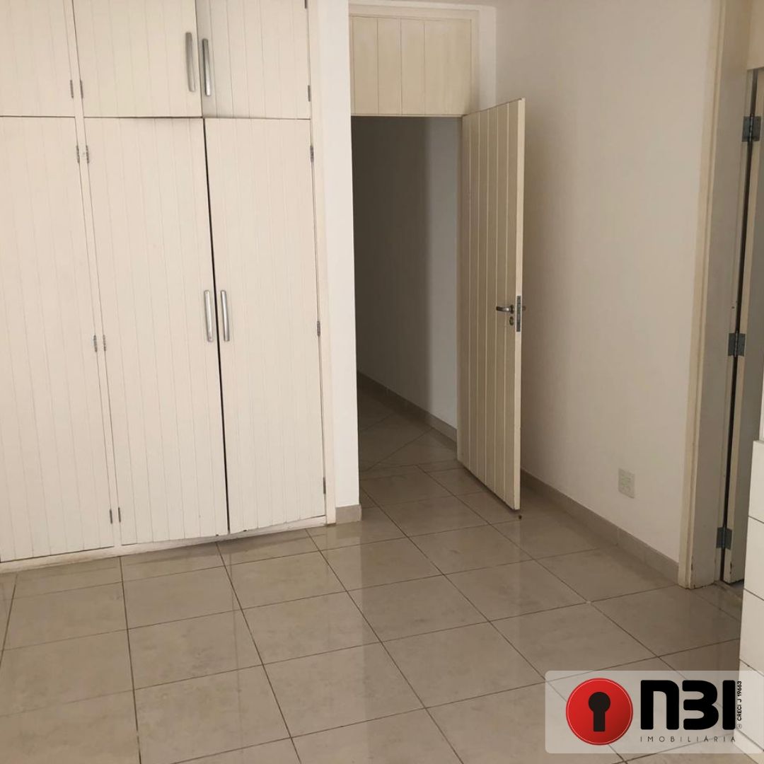 Casa com 4 quartos à venda, 400m² — foto 3 de 40