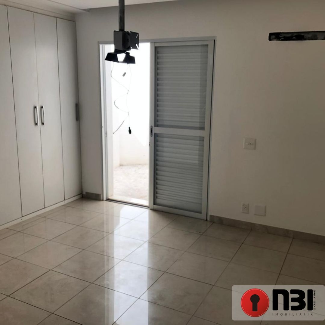 Casa com 4 quartos à venda, 400m² — foto 14 de 40