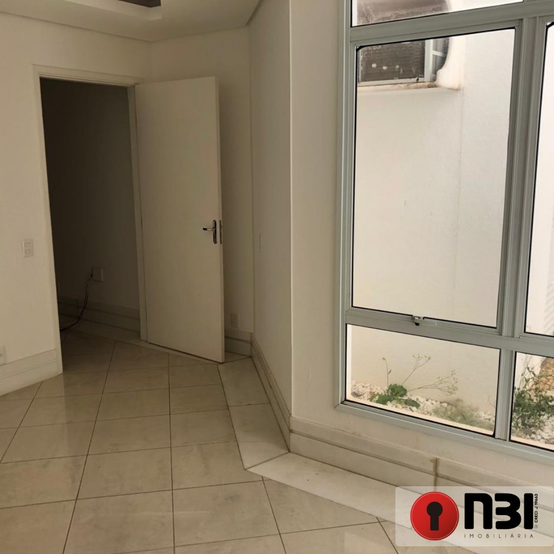 Casa com 4 quartos à venda, 400m² — foto 18 de 40