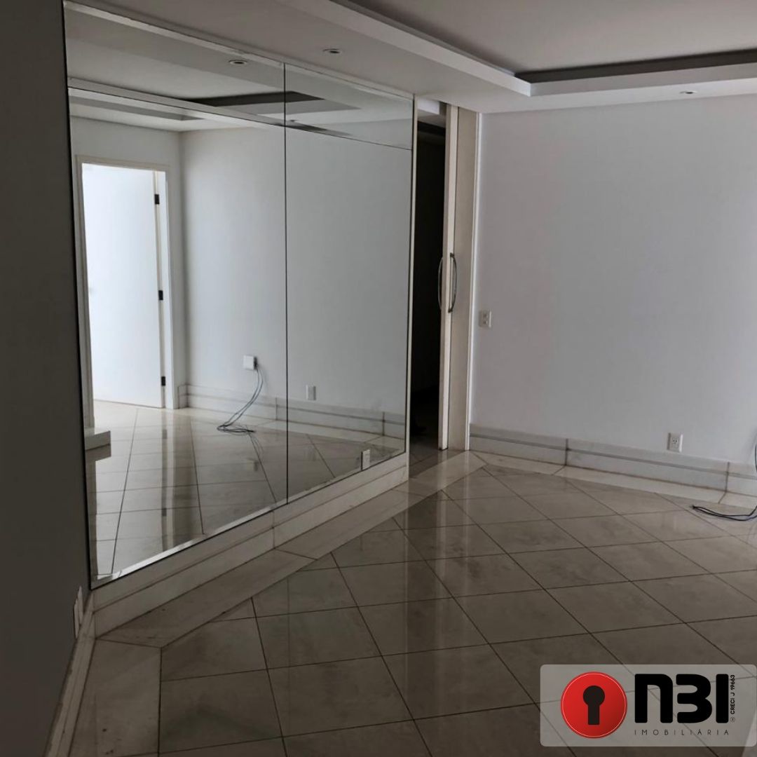 Casa com 4 quartos à venda, 400m² — foto 19 de 40