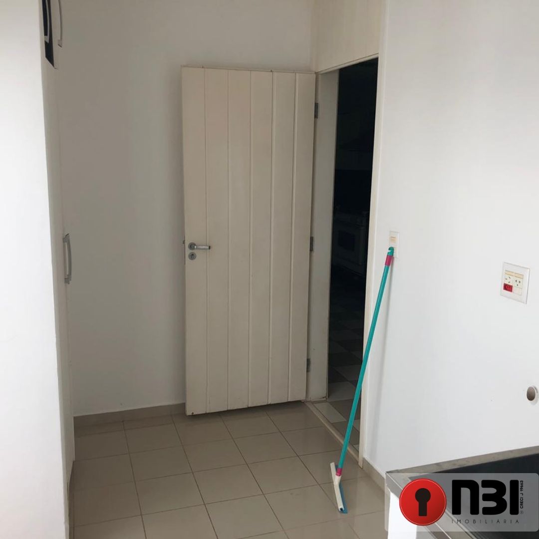 Casa com 4 quartos à venda, 400m² — foto 21 de 40