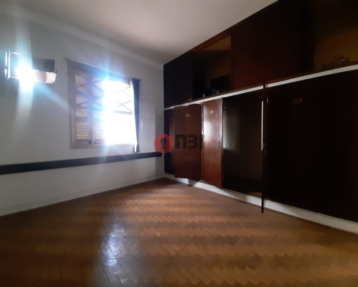 Casa com 4 quartos à venda, 493m² — foto 3 de 26