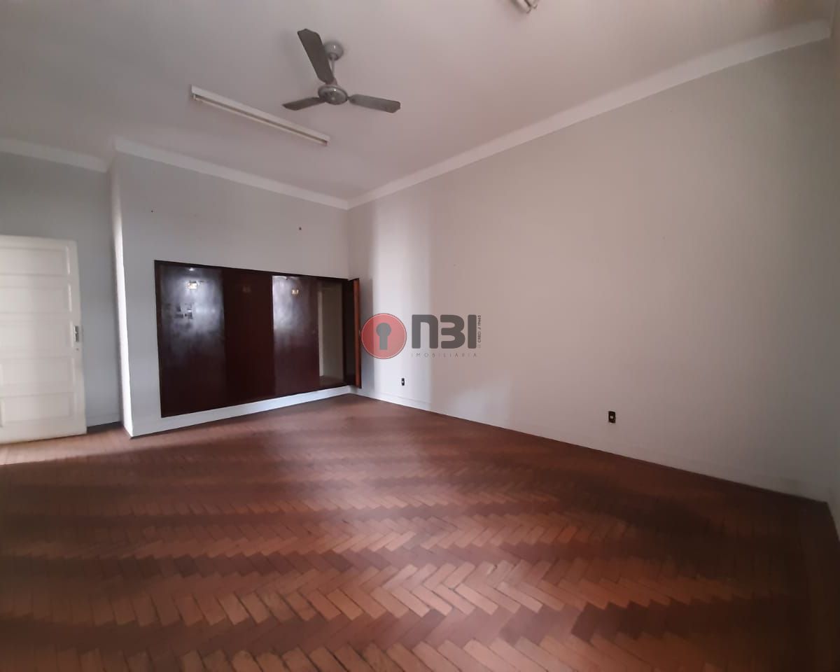 Casa com 4 quartos à venda, 493m² — foto 9 de 26