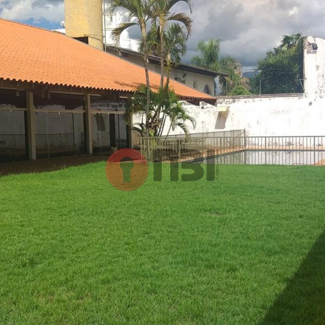 Casa com 4 quartos para aluguel, 525m² — foto 1 de 34