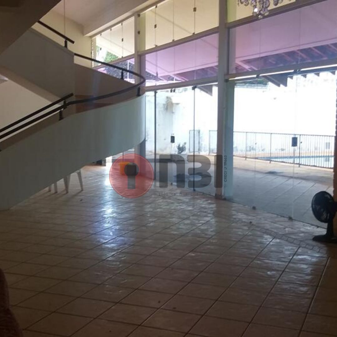 Casa com 4 quartos para aluguel, 525m² — foto 4 de 34