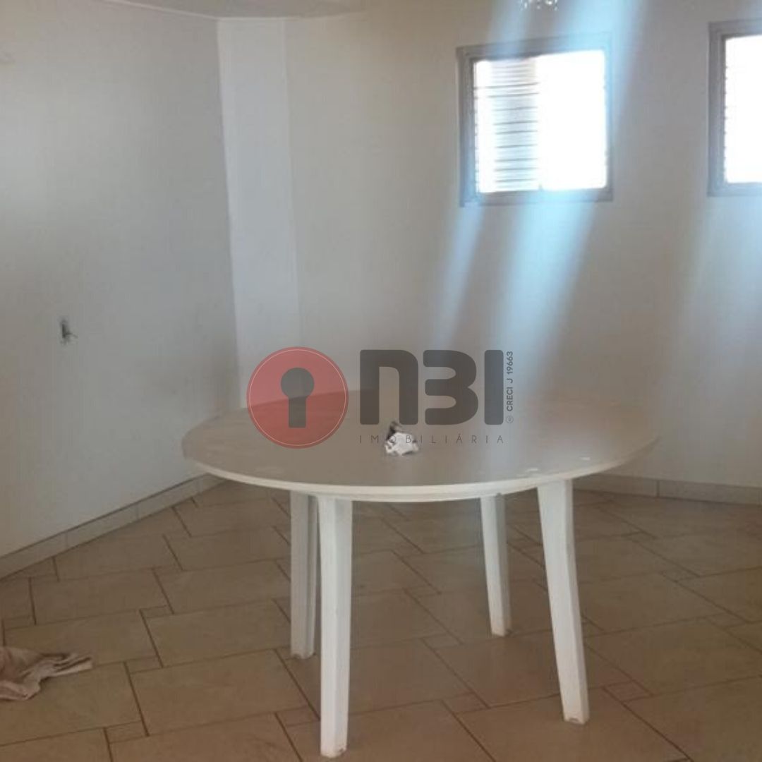 Casa com 4 quartos para aluguel, 525m² — foto 5 de 34