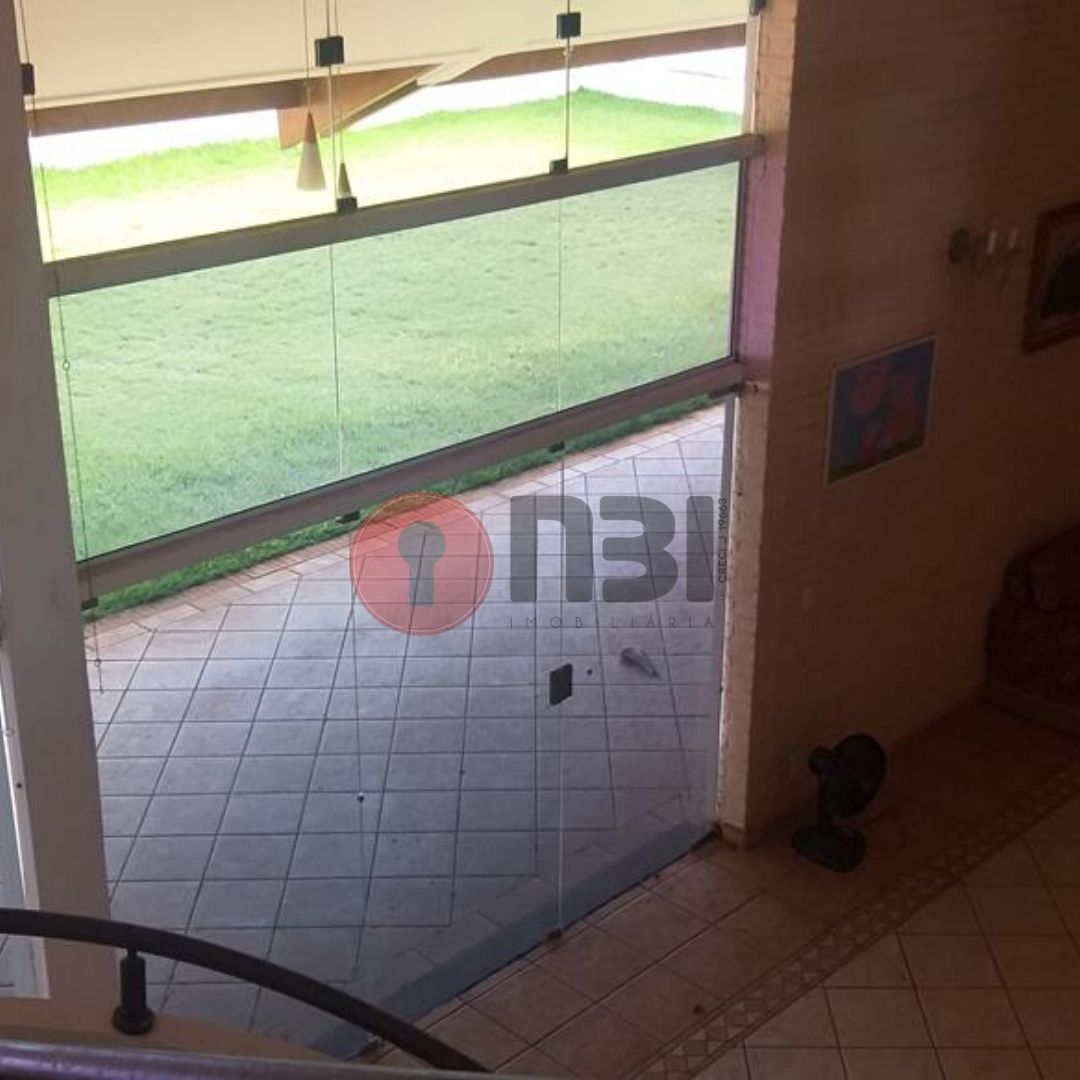 Casa com 4 quartos para aluguel, 525m² — foto 7 de 34