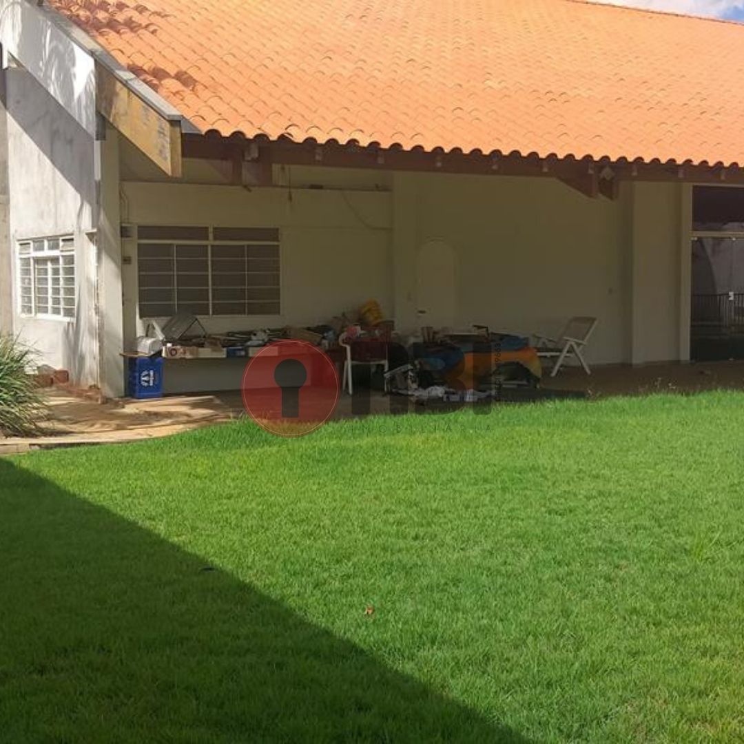 Casa com 4 quartos para aluguel, 525m² — foto 12 de 34