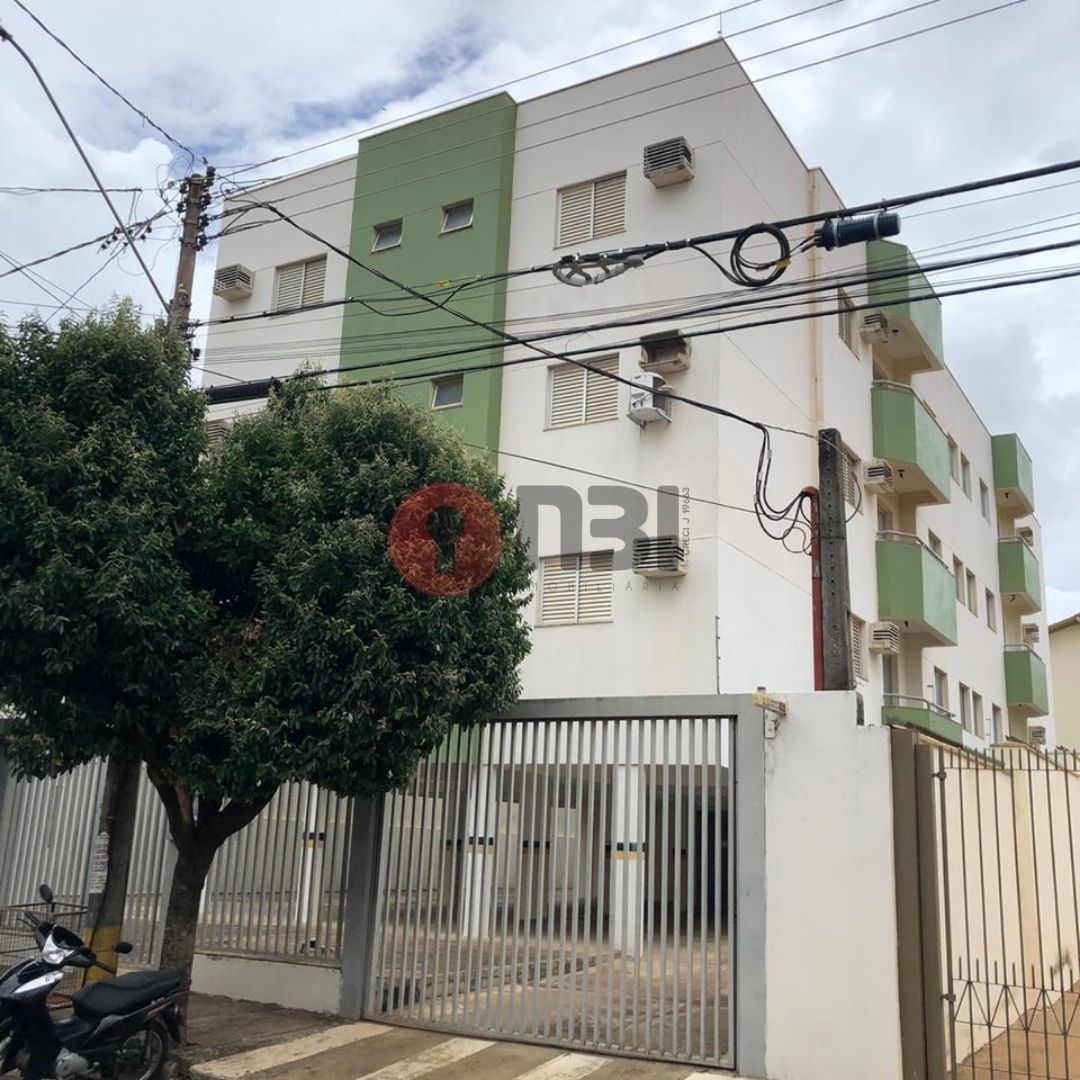 Apartamento com 2 quartos à venda, 70m² — foto 1 de 12