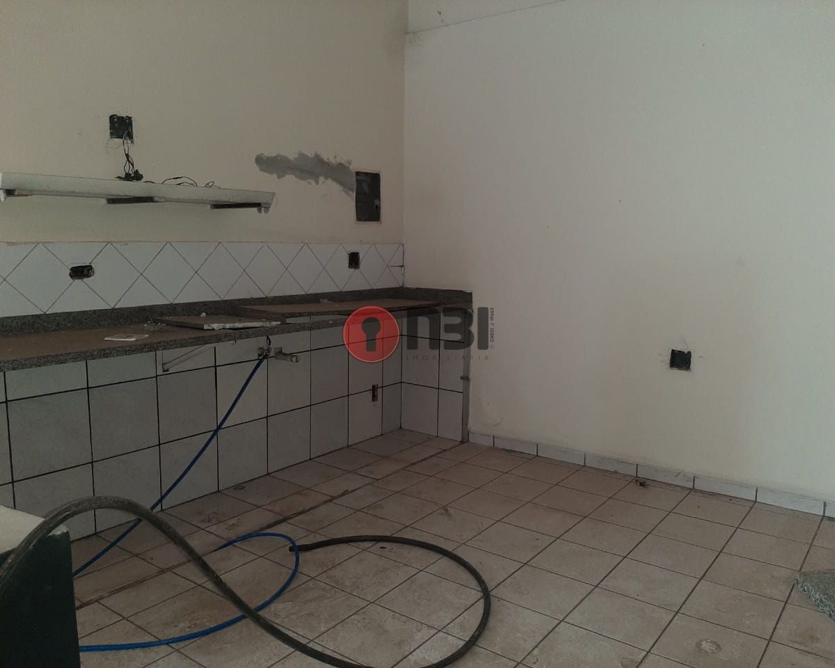 Galpão / Depósito / Armazém  para aluguel, 1275m² — foto 9 de 19