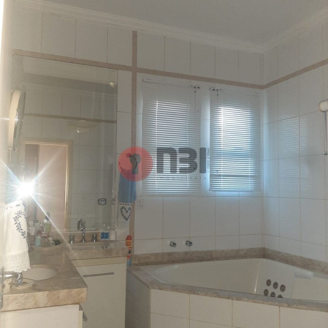 Casa com 4 quartos à venda, 350m² — foto 8 de 31