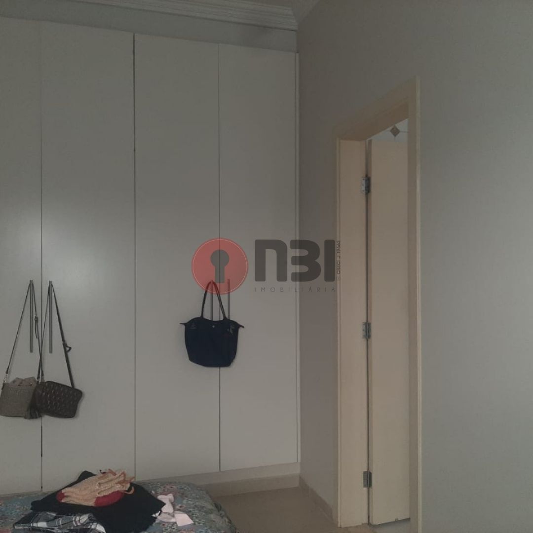 Casa com 4 quartos à venda, 350m² — foto 12 de 31