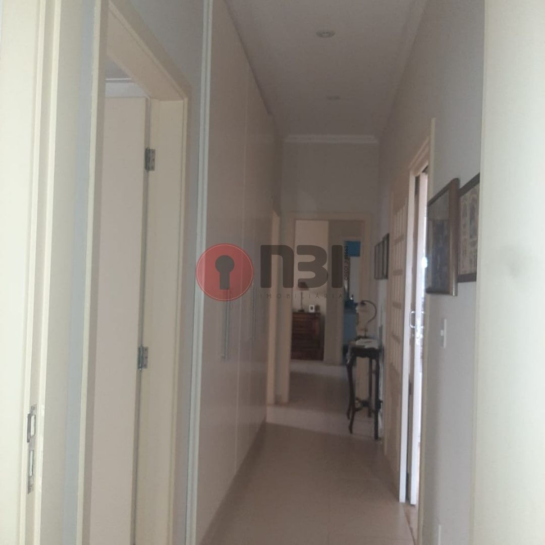 Casa com 4 quartos à venda, 350m² — foto 16 de 31