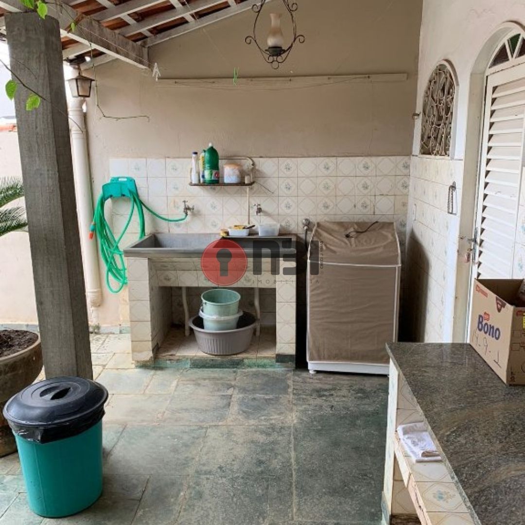 Casa com 3 quartos à venda, 272m² — foto 14 de 30