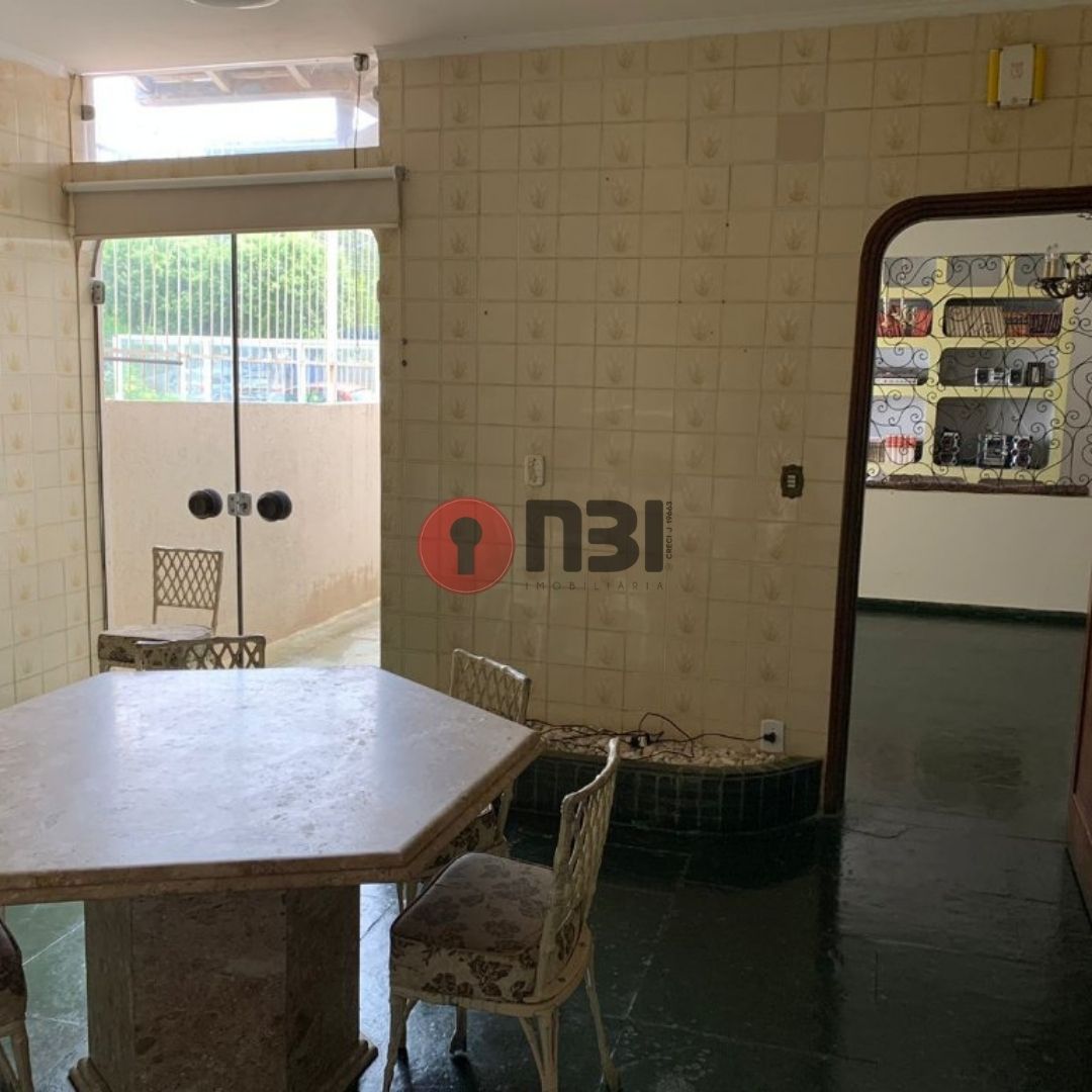 Casa com 3 quartos à venda, 272m² — foto 10 de 30