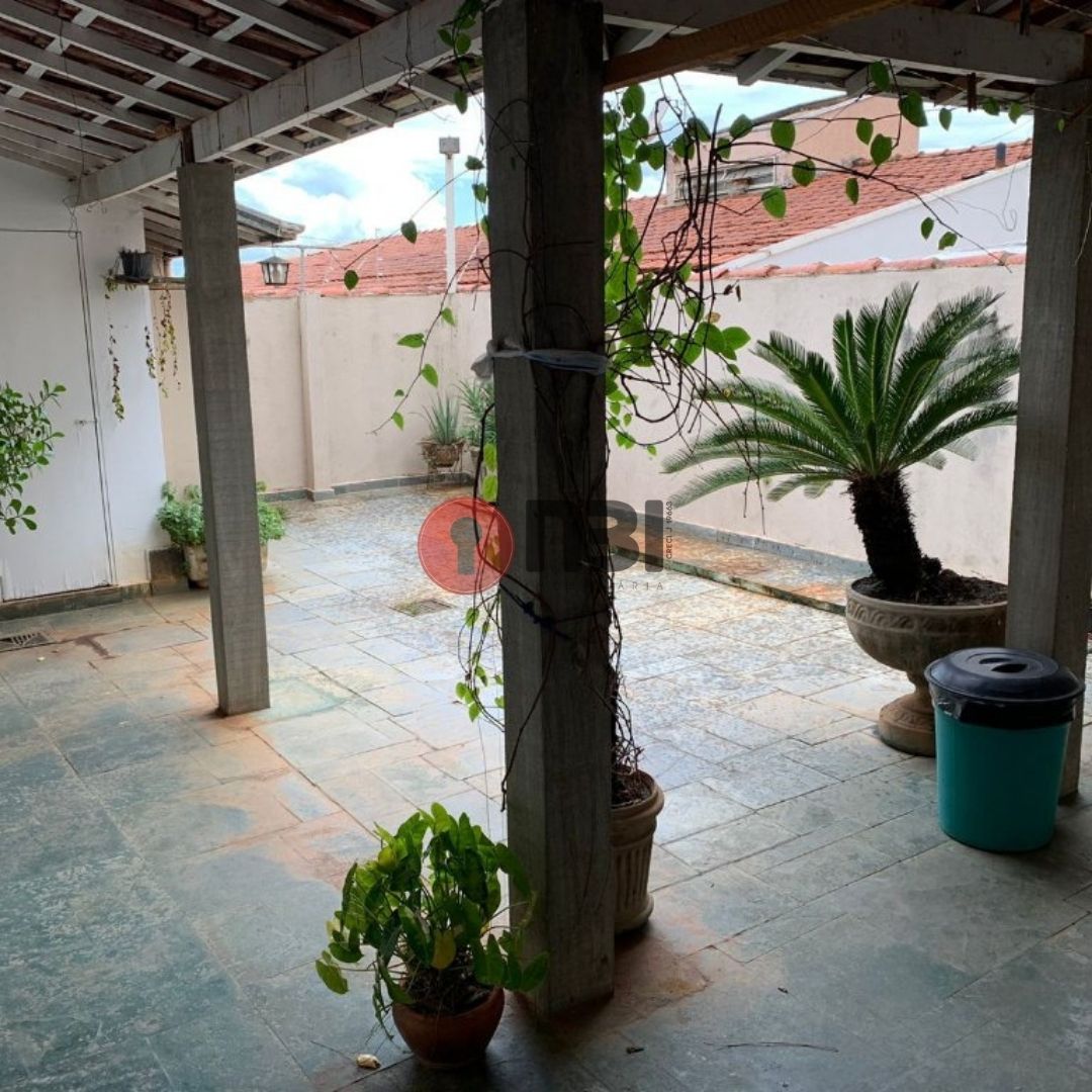 Casa com 3 quartos à venda, 272m² — foto 16 de 30