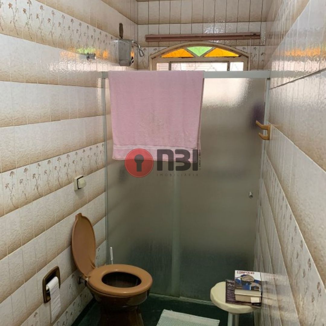 Casa com 3 quartos à venda, 272m² — foto 22 de 30