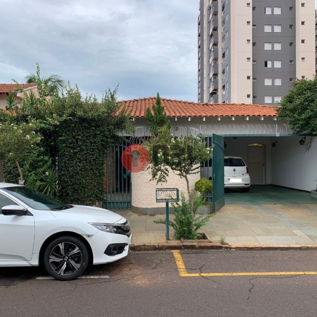 Casa com 3 quartos à venda, 272m² — foto 2 de 30
