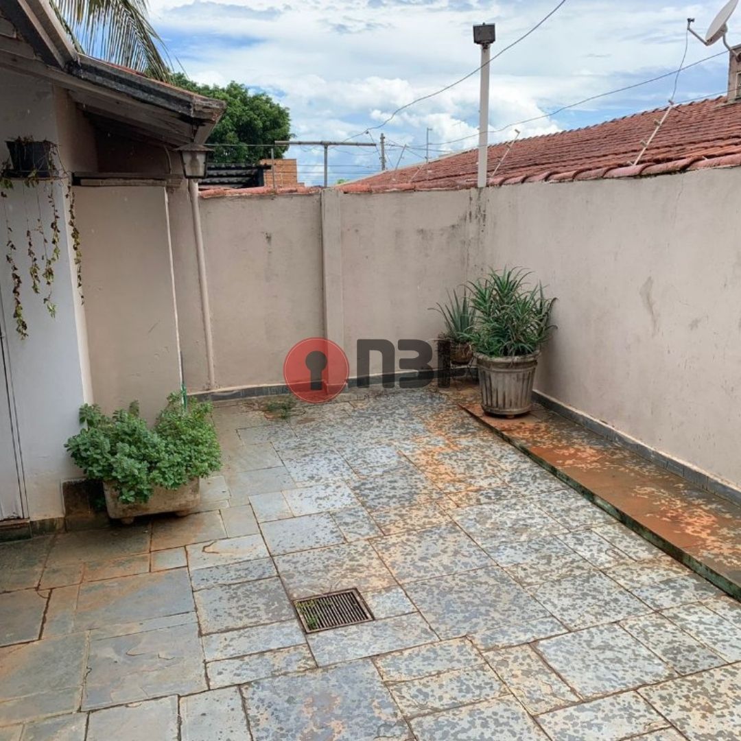 Casa com 3 quartos à venda, 272m² — foto 3 de 30