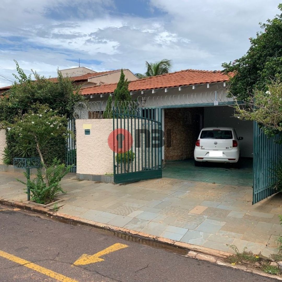 Casa com 3 quartos à venda, 272m² — foto 1 de 30