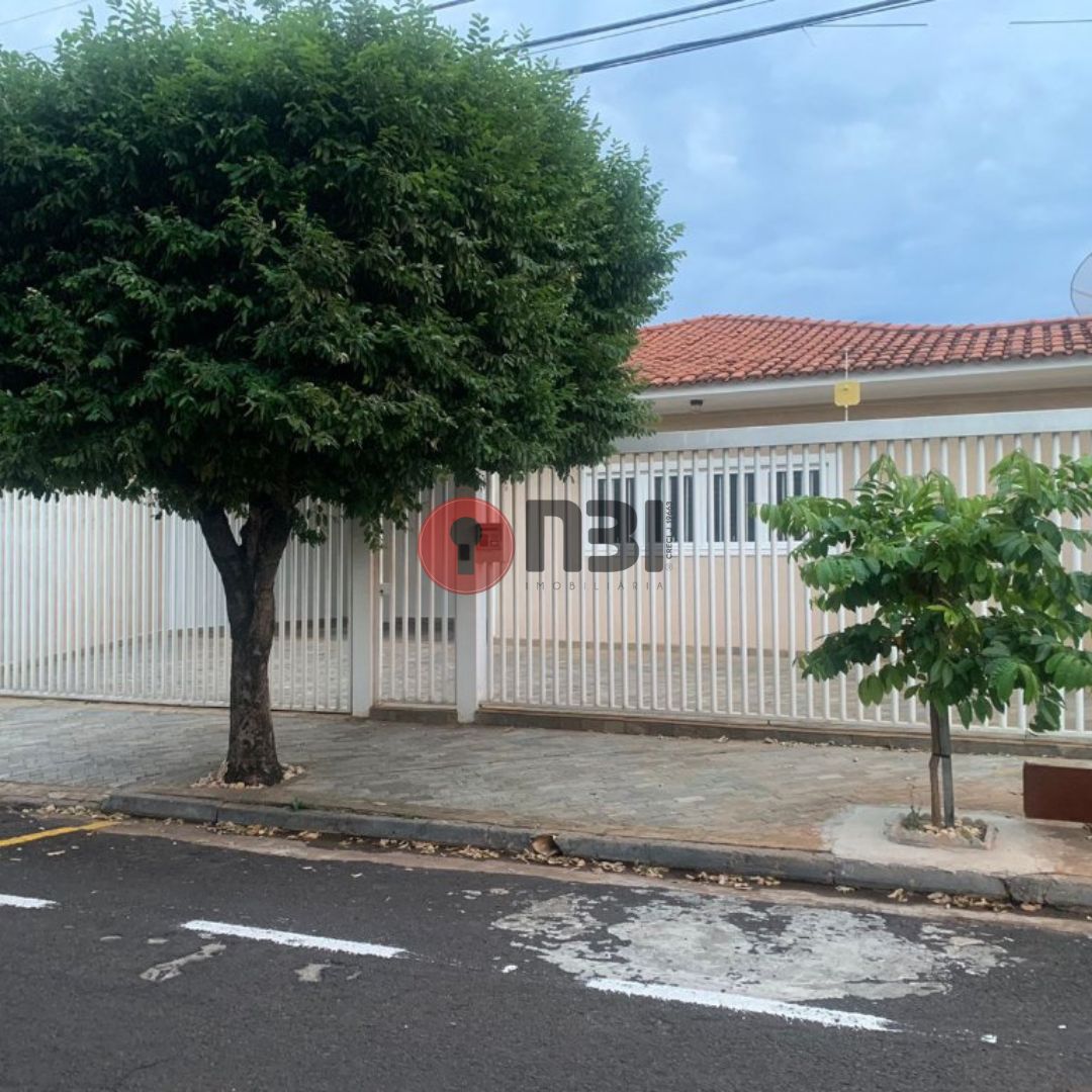 Casa com 3 quartos à venda, 208m² — foto 1 de 38